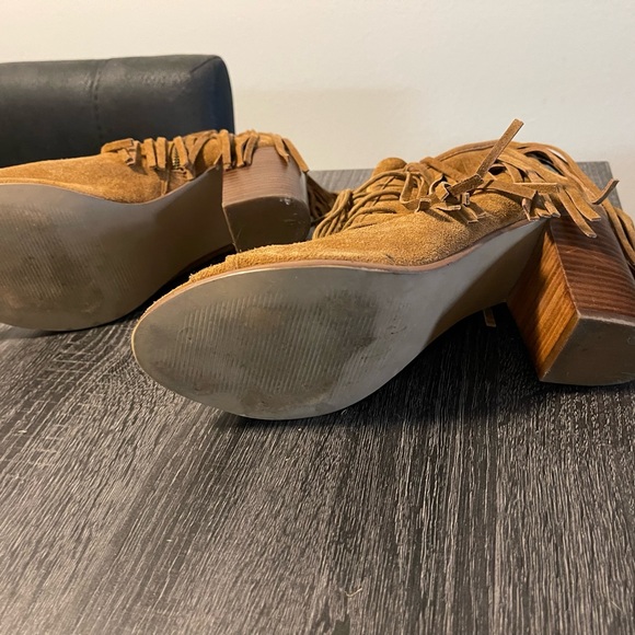 Steve Madden Fringe Heels (with zipper and tie) - Picture 2 of 3